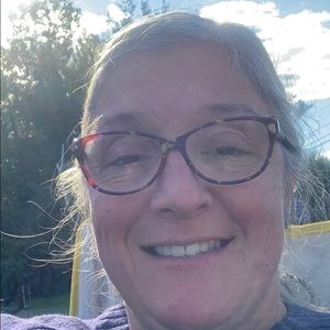 Meet your Posher, Becca